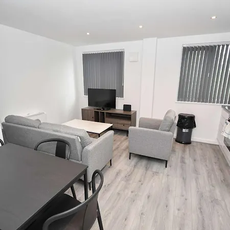 Contemporary 1 Bedroom In Apartment *