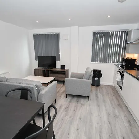 Contemporary 1 Bedroom In *