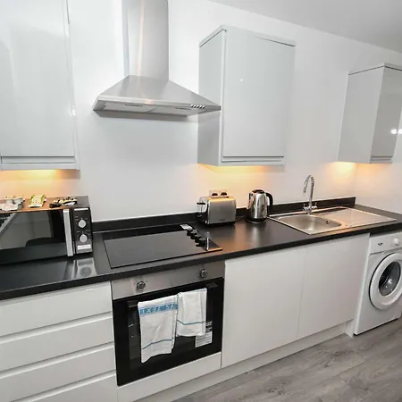 Contemporary 1 Bedroom In Apartment Leeds (West Yorkshire)