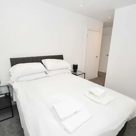 Contemporary 1 Bedroom In Leeds (West Yorkshire)