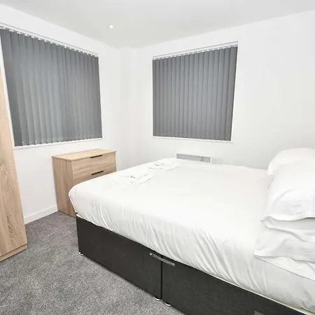 Contemporary 1 Bedroom In Apartment *