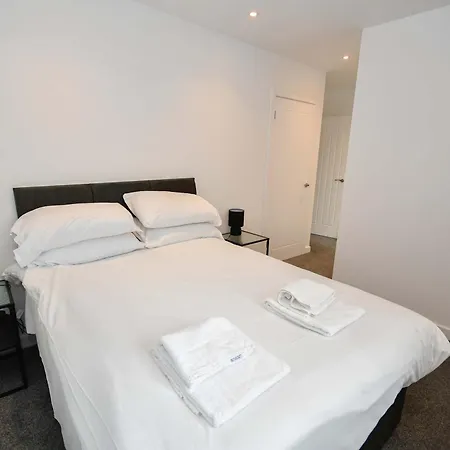 Apartment Contemporary 1 Bedroom In *